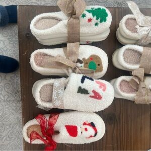 7 pairs of Christmas slippers. Size 7,8,9,10